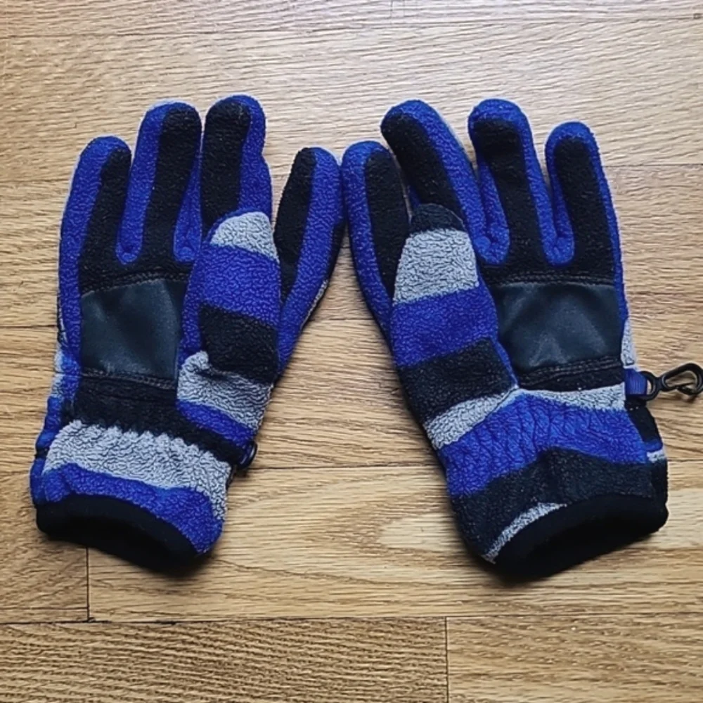 Size 6 kids Gap fleece gloves